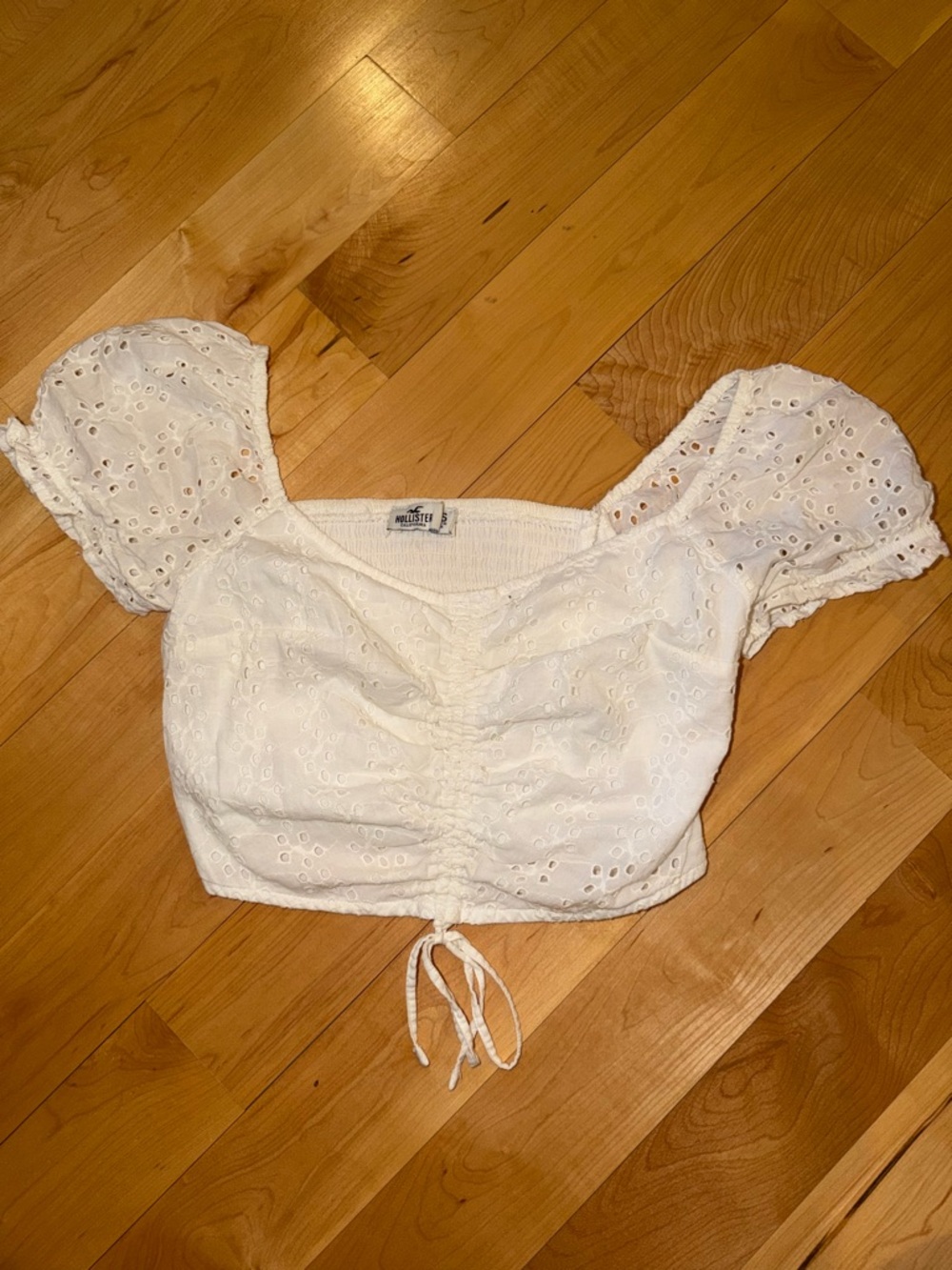 Hollister XS white crop top
